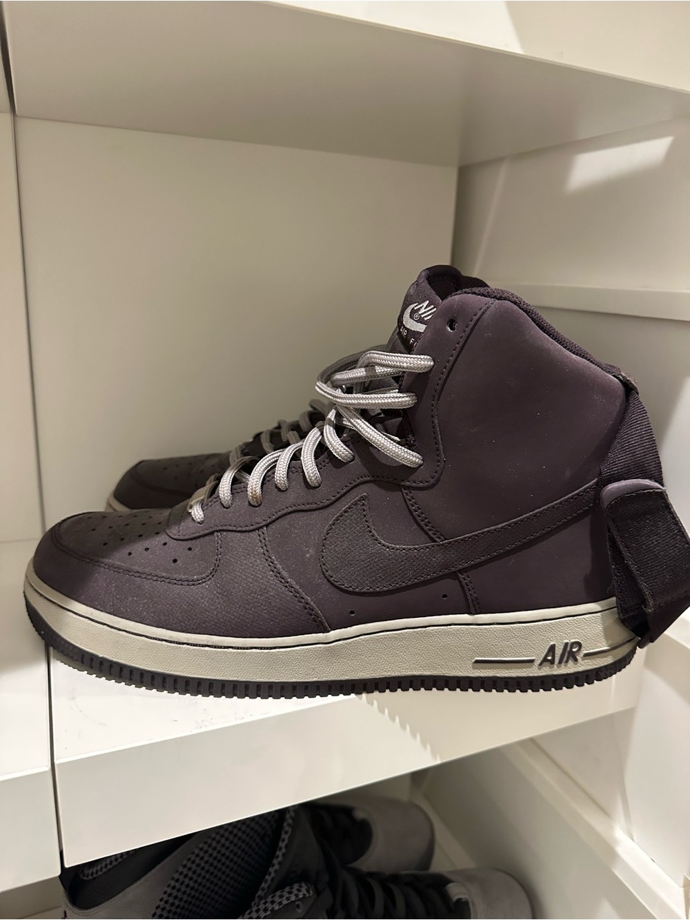 AF1 - Picture 3 of 5